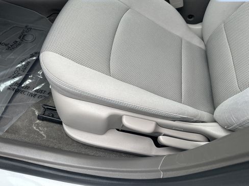 Certified 2018 Chevrolet Cruze LT FWD image 12