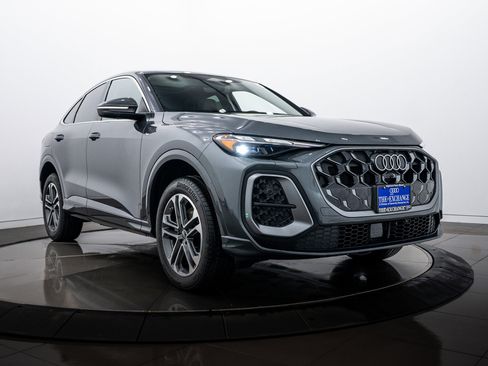 New 2025 Audi Q5 Premium image 2
