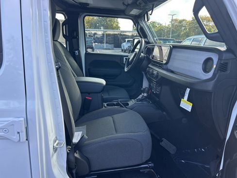 New 2026 Jeep Gladiator Sport image 23