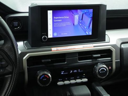 Used 2025 Toyota Tacoma SR5 AWD/4WD image 17