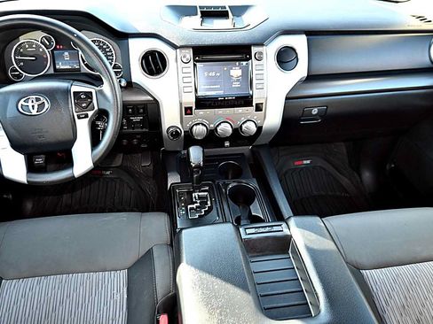 Used 2017 Toyota Tundra SR5 w/ SR5 Upgrade Package AWD/4WD image 15