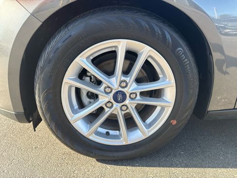Used 2018 Ford Focus SE image 9