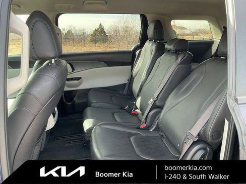Certified 2024 Kia Carnival LX image 14