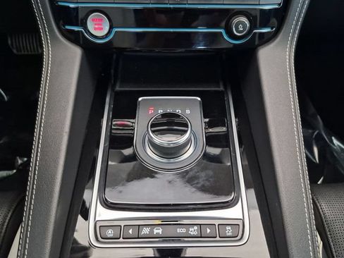 Used 2019 Jaguar F-PACE S AWD/4WD image 12