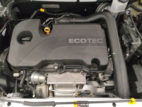 Used 2021 Chevrolet Equinox LS image 30