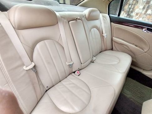 Used 2007 Buick Lucerne CXL image 16