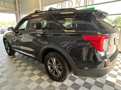 Used 2020 Ford Explorer XLT w/ Equipment Group 202A AWD/4WD image 4