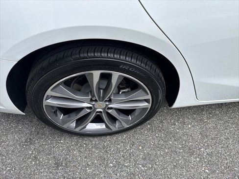 Used 2024 Chevrolet Malibu LT FWD image 12