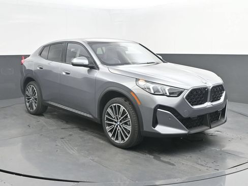 New 2026 BMW X2 xDrive28i w/ Convenience Package AWD/4WD image 9