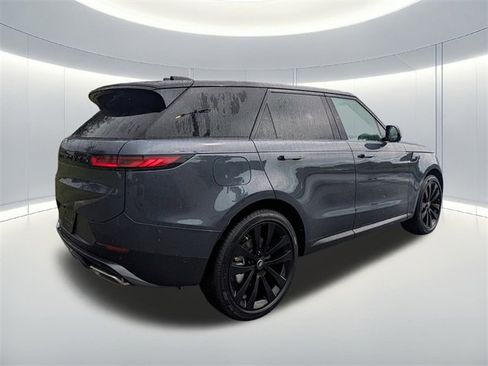 New 2025 Land Rover Range Rover Sport SE image 2