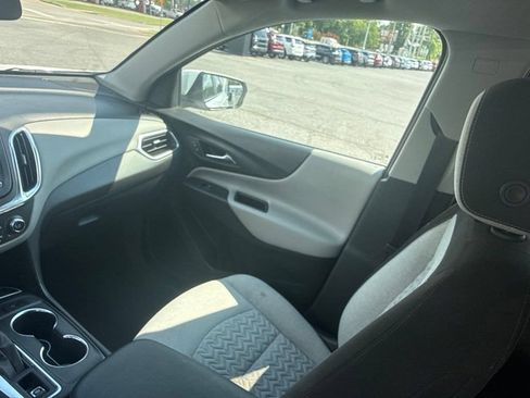 Used 2024 Chevrolet Equinox LT FWD image 16