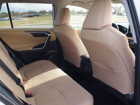 Certified 2025 Toyota RAV4 LE image 19