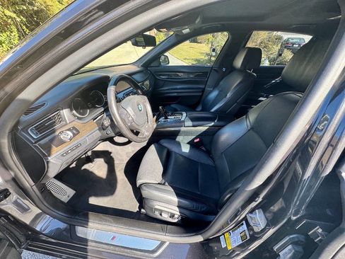 Used 2015 BMW 750i 750i 4dr Sedan image 39