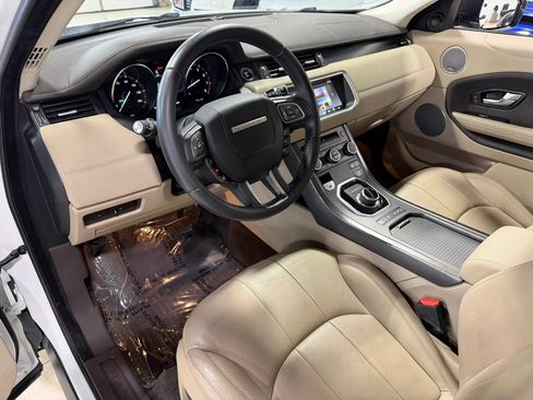Used 2018 Land Rover Range Rover Evoque SE AWD/4WD image 12
