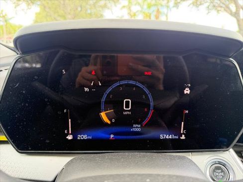 Used 2025 Chevrolet Trax LT FWD image 12