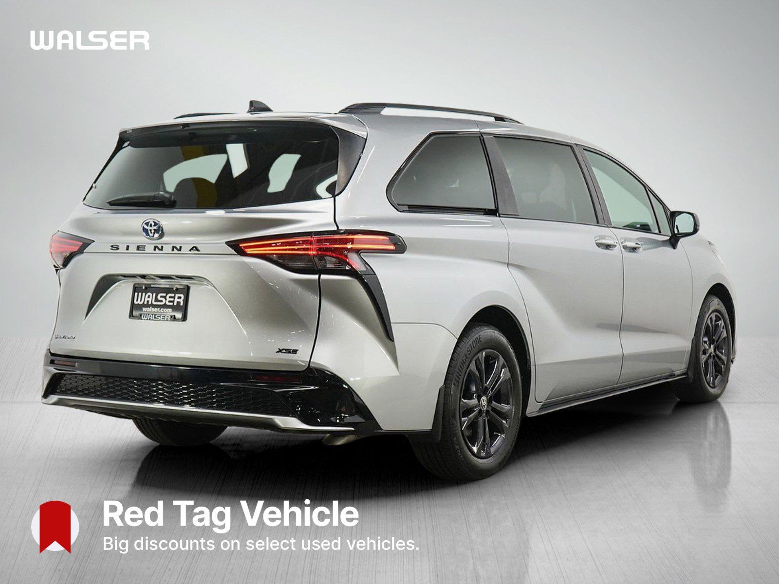 Used 2025 Toyota Sienna XSE AWD/4WD image 5