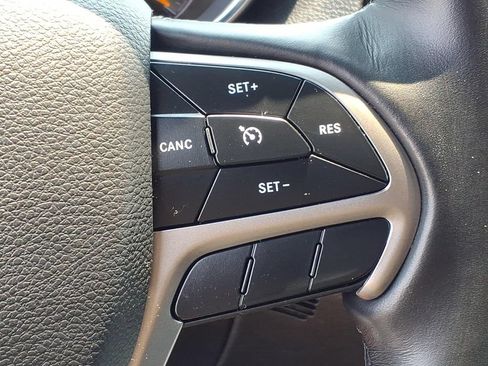 Used 2021 Jeep Grand Cherokee Limited w/ Trailer Tow Group IV AWD/4WD image 11