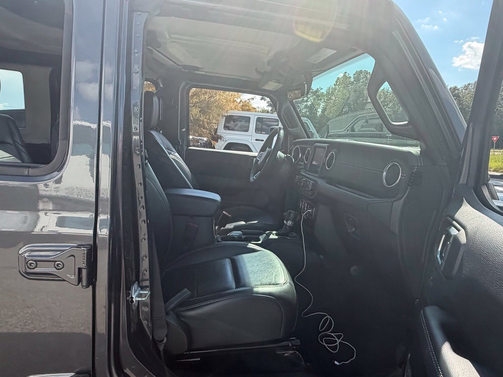Used 2023 Jeep Wrangler Unlimited Sahara AWD/4WD image 41