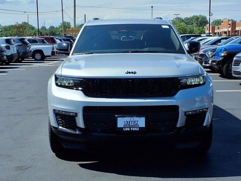 New 2025 Jeep Grand Cherokee L Limited w/ Luxury Tech Group II image 25