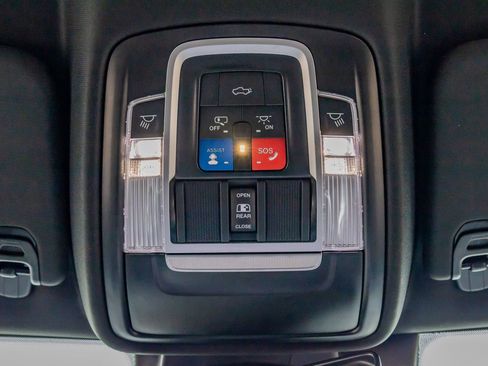 Used 2023 RAM 1500 Laramie AWD/4WD image 27