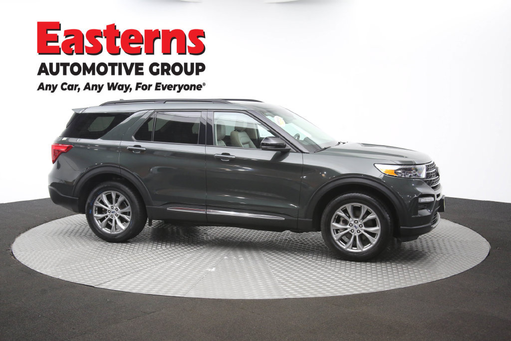 Used 2023 Ford Explorer XLT w/ Equipment Group 202A AWD/4WD image 54
