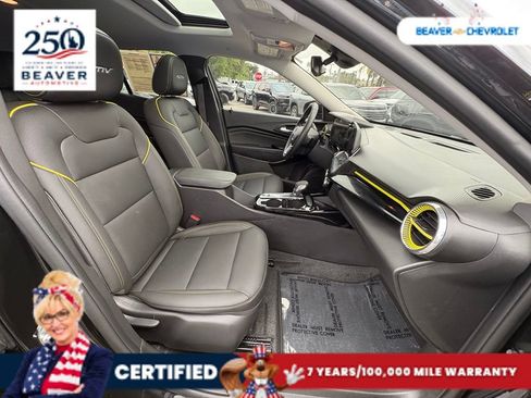 Used 2026 Chevrolet Trax ACTIV w/ Sunroof Package FWD image 23