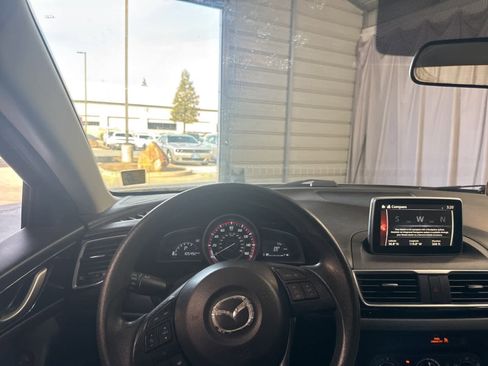 Used 2016 MAZDA MAZDA3 i Sport w/ Preferred Equipment Package image 23