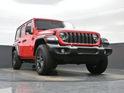 Used 2025 Jeep Wrangler Sport S AWD/4WD image 30