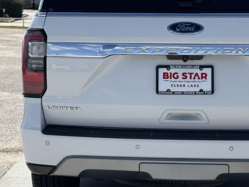 Used 2021 Ford Expedition Limited image 11