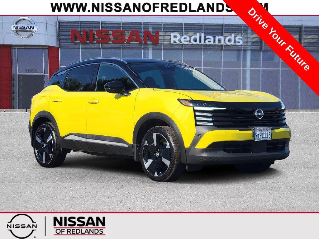 Used 2025 Nissan Kicks SR AWD/4WD image 1
