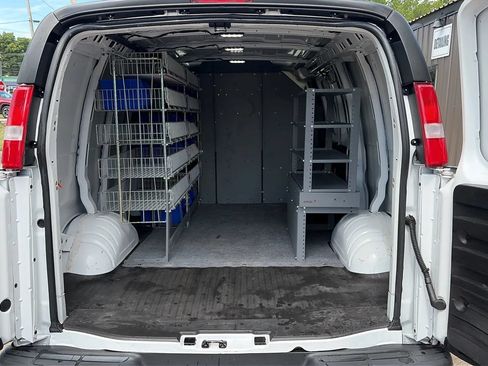 Used 2021 Chevrolet Express 2500 RWD image 7