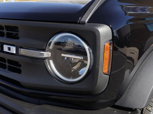 New 2025 Ford Bronco 4-Door image 14