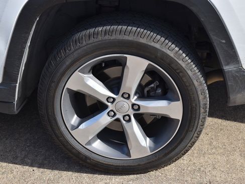 Used 2022 Jeep Grand Cherokee L Limited image 13