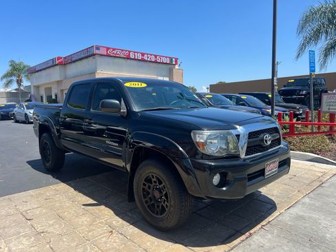Used 2011 Toyota Tacoma PreRunner w/ TRD Off-Road Pkg w/JBL Audio RWD image 2