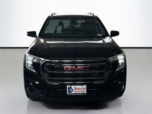 Used 2024 GMC Terrain AT4 image 2