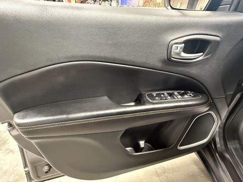 Used 2019 Jeep Compass Limited AWD/4WD image 17