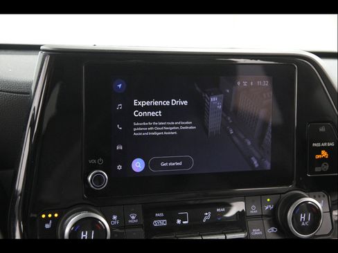 Used 2023 Toyota Highlander XLE image 10