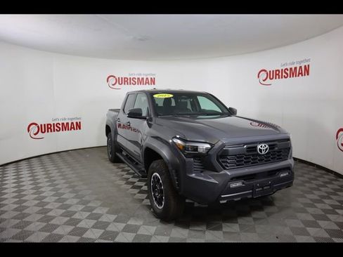 Used 2025 Toyota Tacoma TRD Off-Road AWD/4WD image 12