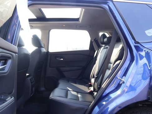 Used 2023 Nissan Rogue SL FWD image 41