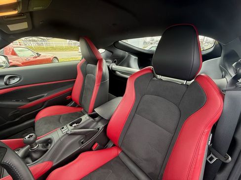 Used 2025 Nissan Z Performance w/ Floor Mat Package image 13