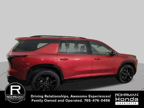 Used 2026 Chevrolet Traverse RS w/ LPO, Floor Liner Package FWD image 10