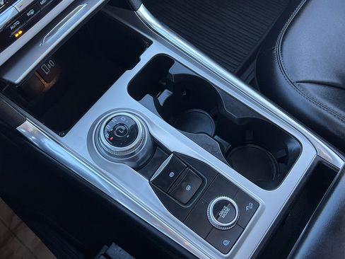 Used 2023 Ford Explorer XLT w/ Equipment Group 202A image 21