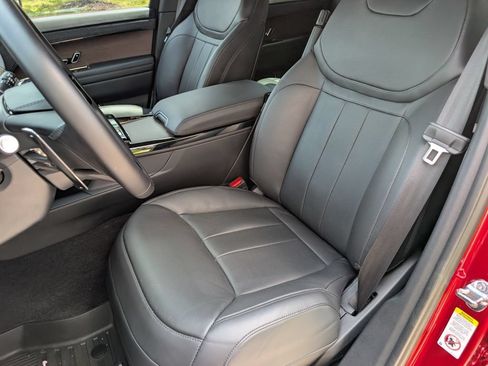 Used 2024 Land Rover Range Rover Sport Dynamic SE AWD/4WD image 5