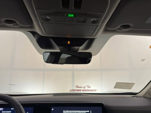 New 2026 Nissan Kicks SR w/ SR Premium Package FWD image 20