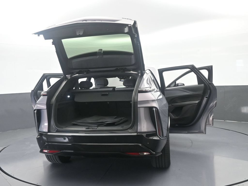 Used 2024 Cadillac Lyriq Tech RWD image 89