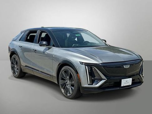 New 2026 Cadillac Lyriq Signature Sport w/ Nappa Leather Package AWD/4WD image 13