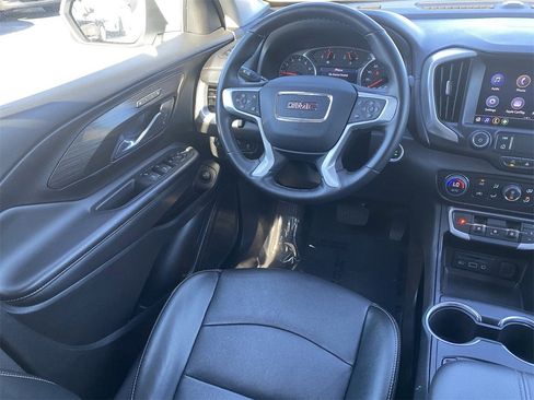 Used 2024 GMC Terrain SLT image 16