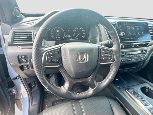 Used 2025 Honda Ridgeline TrailSport image 11