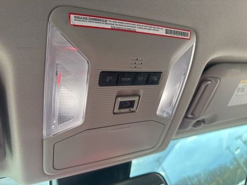 Used 2022 Toyota RAV4 XLE image 22