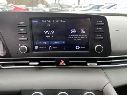 Used 2023 Hyundai Elantra SE image 22